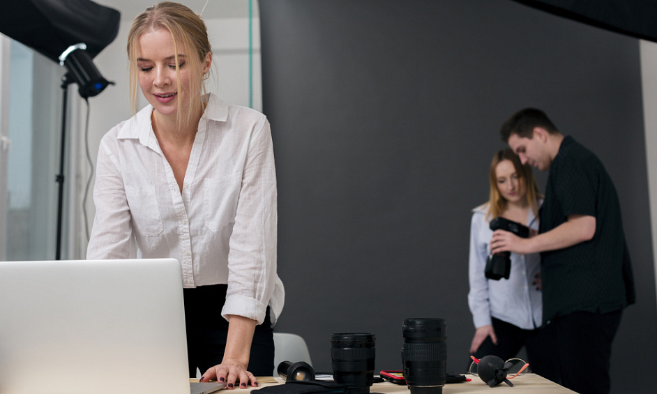 Corporate Promo B2B Business with Freehold - Newcastle area. 1