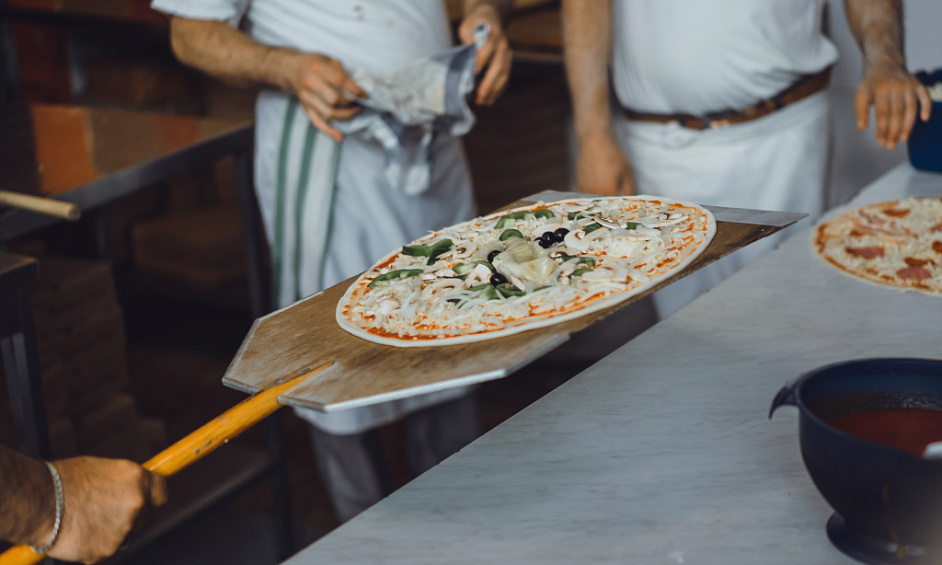 Proven Waterfront Pizzeria with Expansion Potential 1