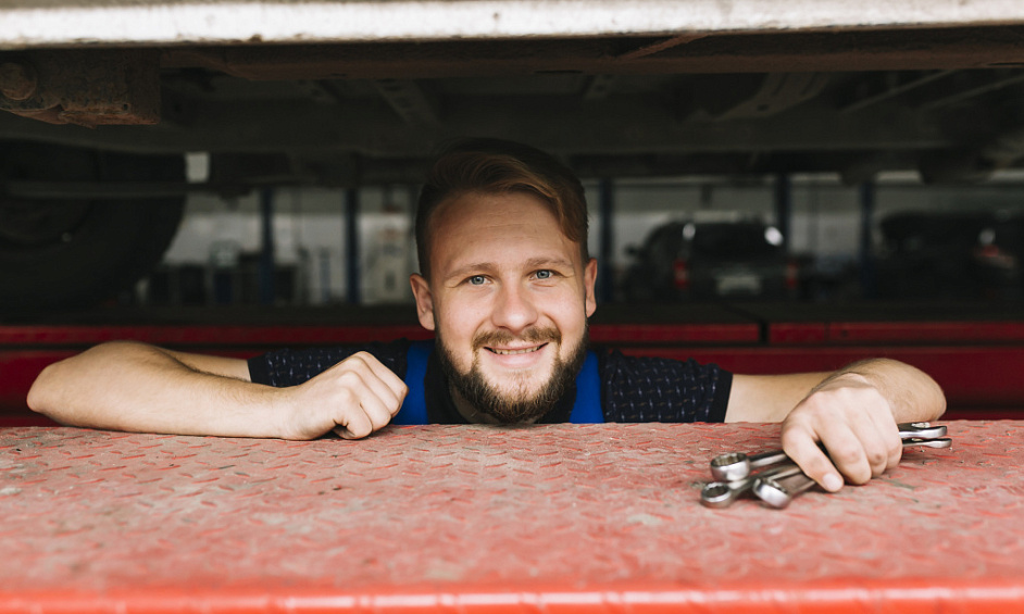 Bargain Mechanical Workshop - OWNER EARNS $200K 1