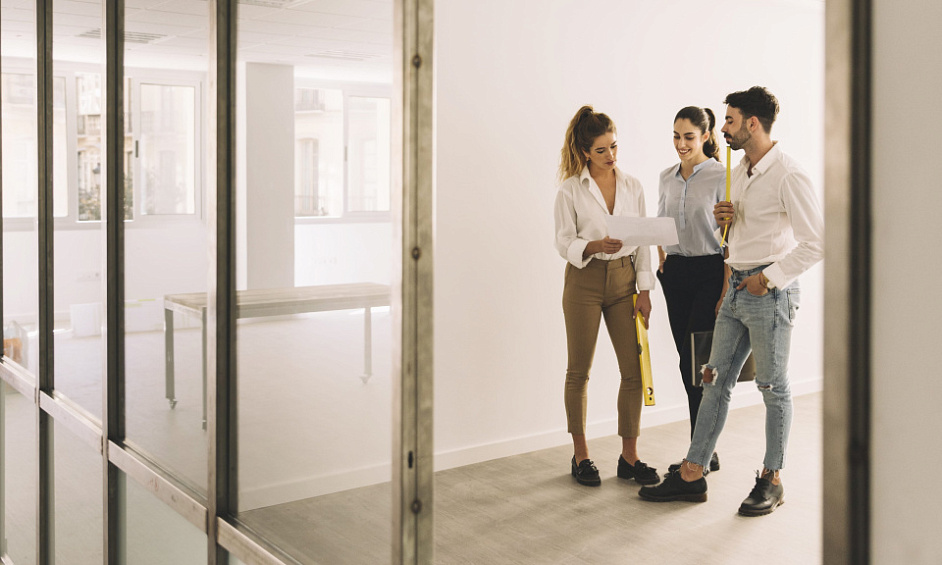 Established Property Staging Business with Growth Potential (Our Ref: V2110) 1 Established Property Staging Business with Growth Potential (Our Ref: V2110) 1