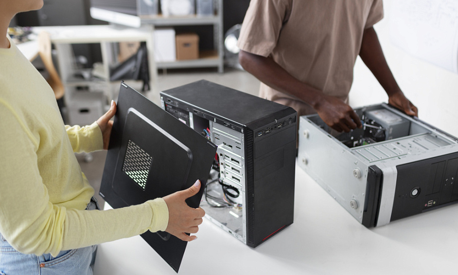 High-quality retail computer repair and sales -busy location 1