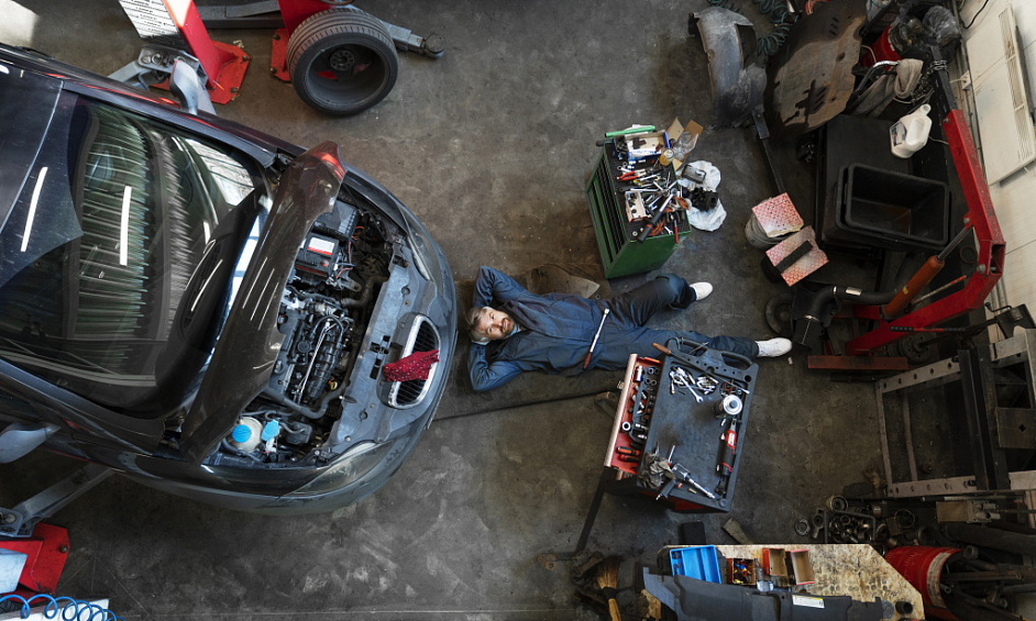 AUTO MECHANICAL SERVICE WORKSHOP NEXT TO STOCK ROAD SOR PERTH 1