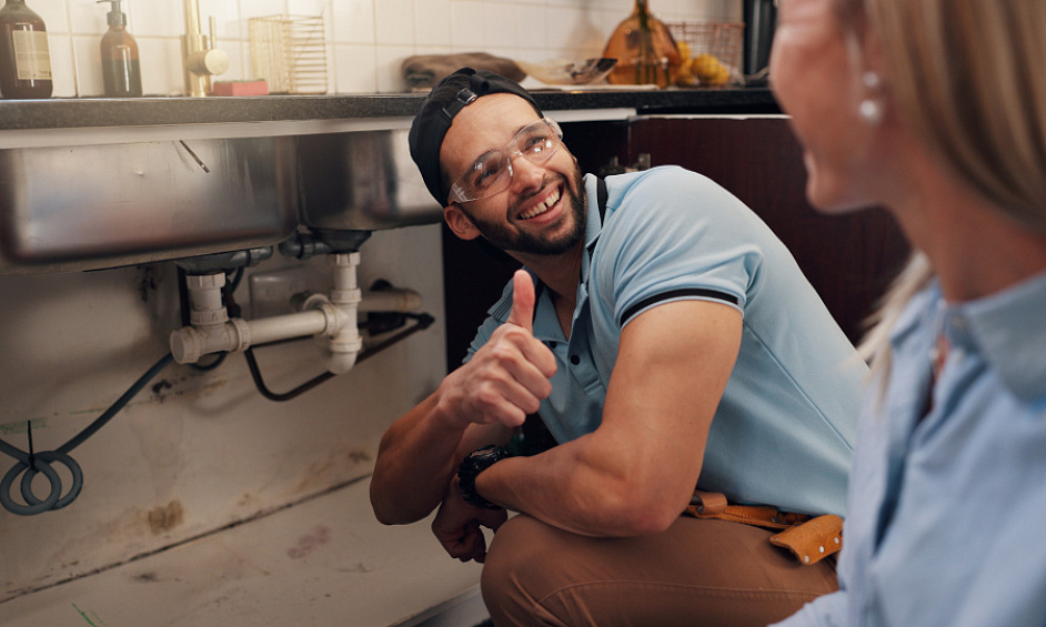 5 Star Maintenance Plumber with Qualified Staff 1