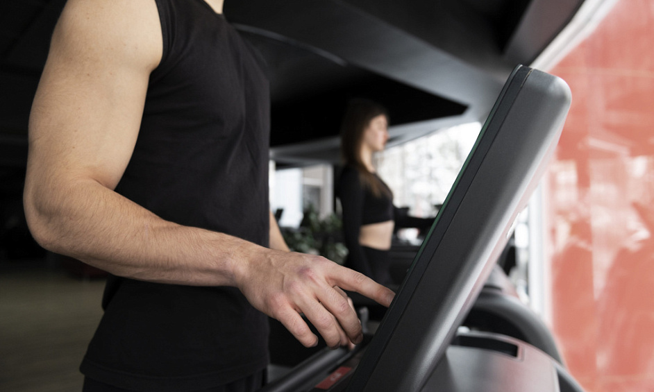 Premium 24/7 Gym with State-of-the-Art Equipment in High Foot Traffic Location 1