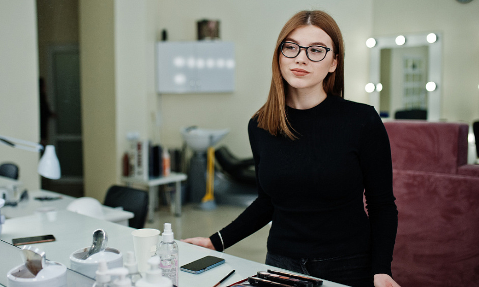 36483 Profitable Coastal Salon - Low Overheads & Lifestyle Appeal 1