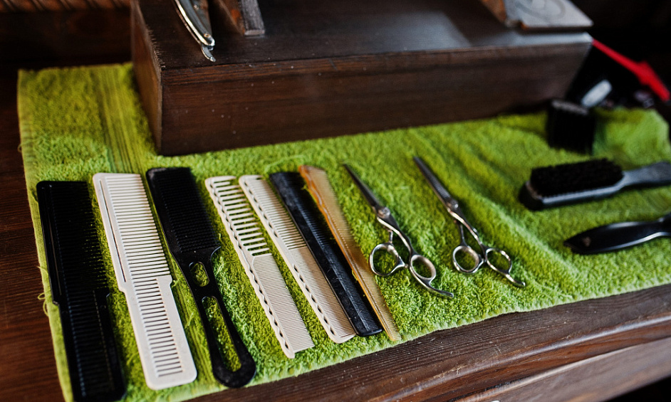 FOR SALE - ICONIC Burleigh Heads Barbershop! Act Fast! 1