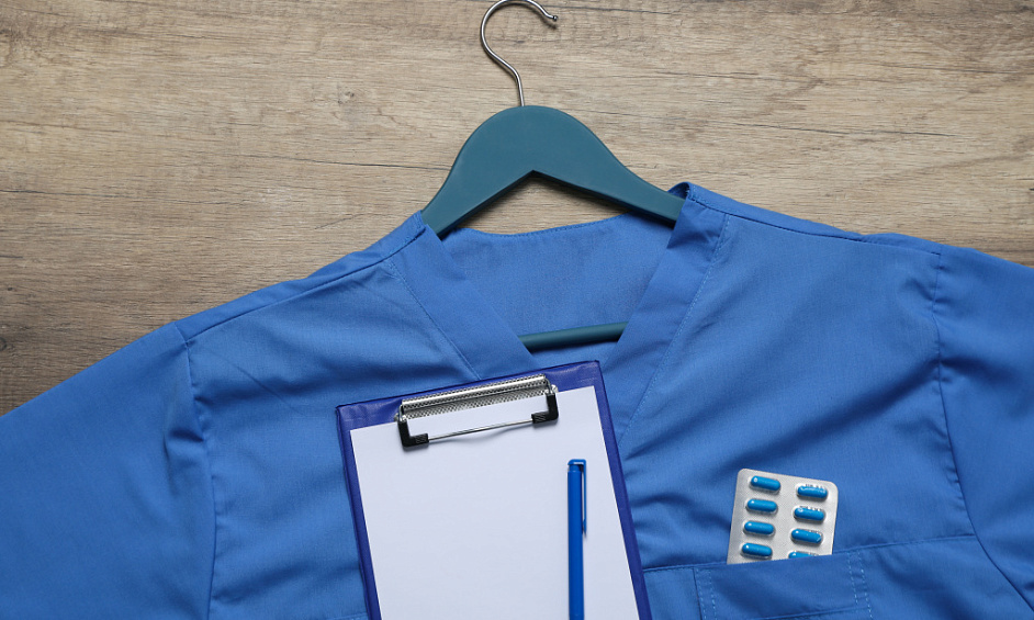 Niche Medical/Healthcare Industry Importer, Wholesaler/Distributor Online Supplier of Uniforms #392 1