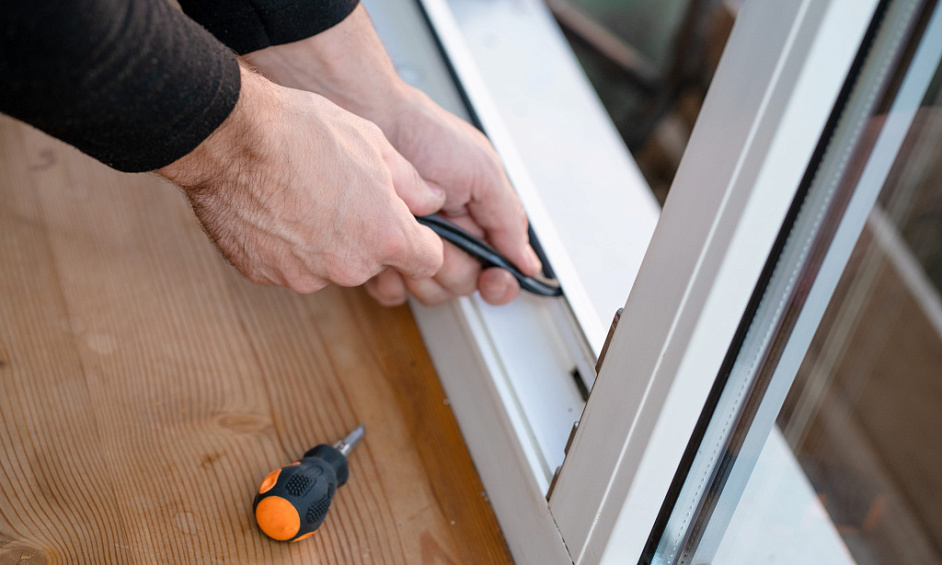 ALUMINIUM WINDOWS & DOORS MANUFACTURING RUN UNDER 