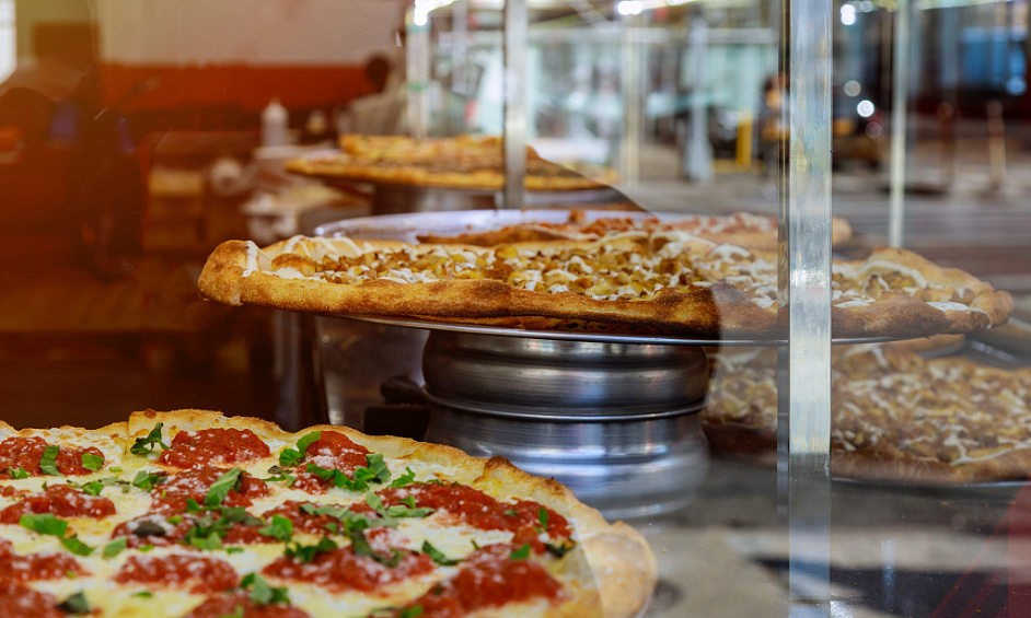 PIzza Store - Highly Profitable Prime Location - Booming City Edge Location 1
